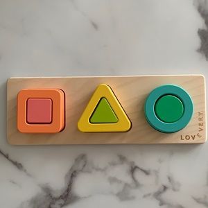 Lovevery geo shapes puzzle Montessori toy